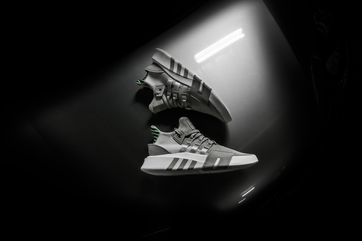 Adidas Forum Low white basketball silhouette